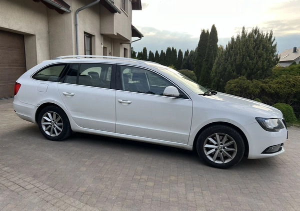 Skoda Superb cena 37900 przebieg: 258000, rok produkcji 2015 z Tuszyn małe 79